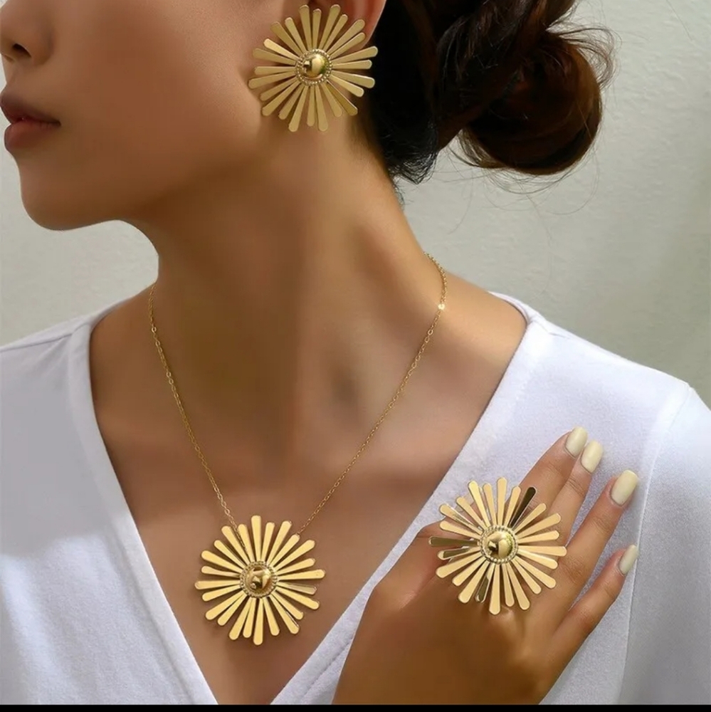 Golden Flower Girl ring